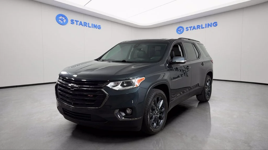 Used 2020 GRAPHITE METALLIC Chevrolet RS image 17