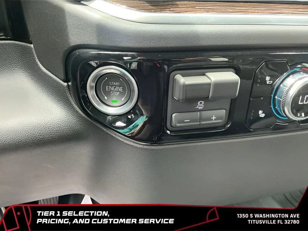 Used 2025 Onyx Black GMC Elevation image 36