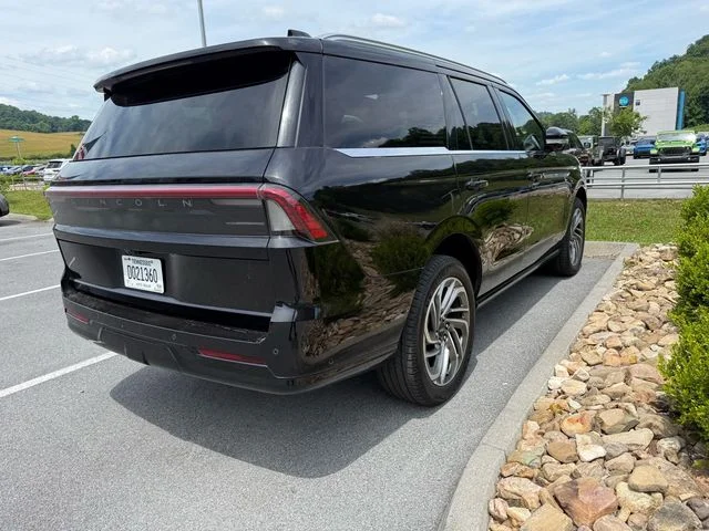 Used 2025 Black Lincoln Reserve image 18