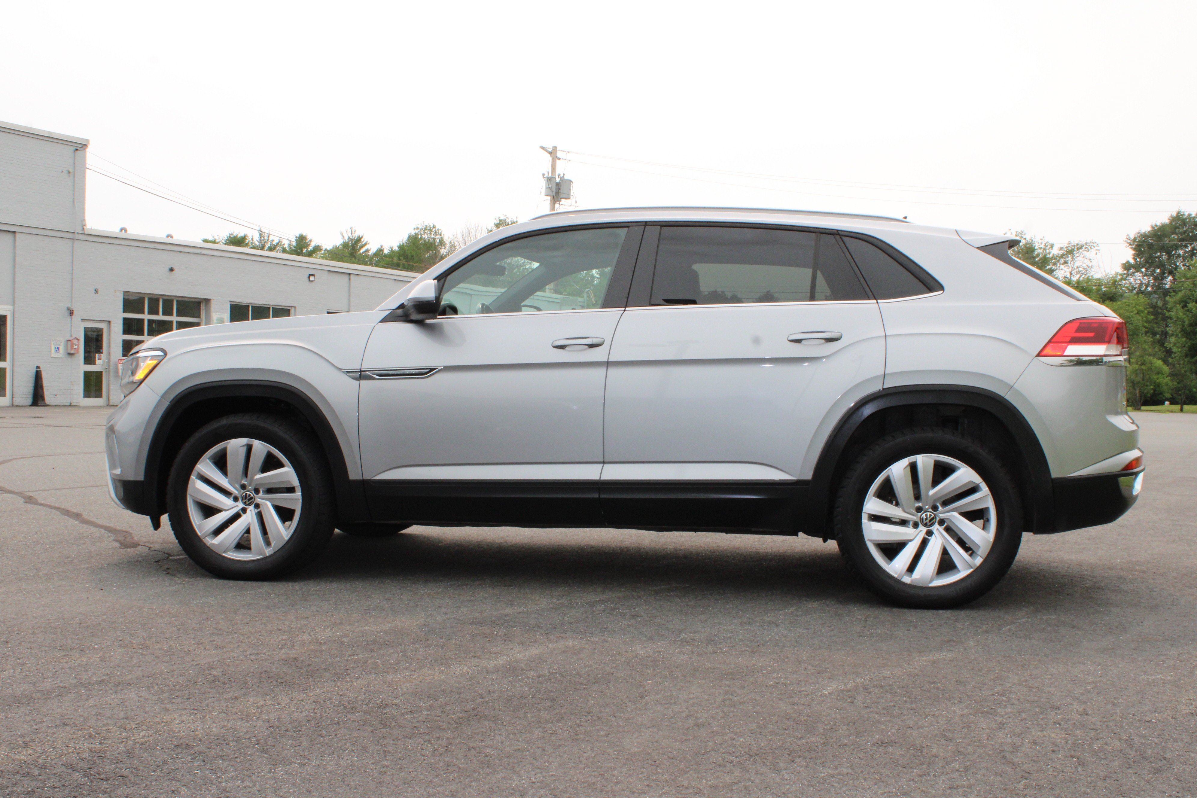 Used 2020 Volkswagen Atlas Cross Sport SE with VIN 1V24C2CA1LC206485 for sale in Lebanon, NH