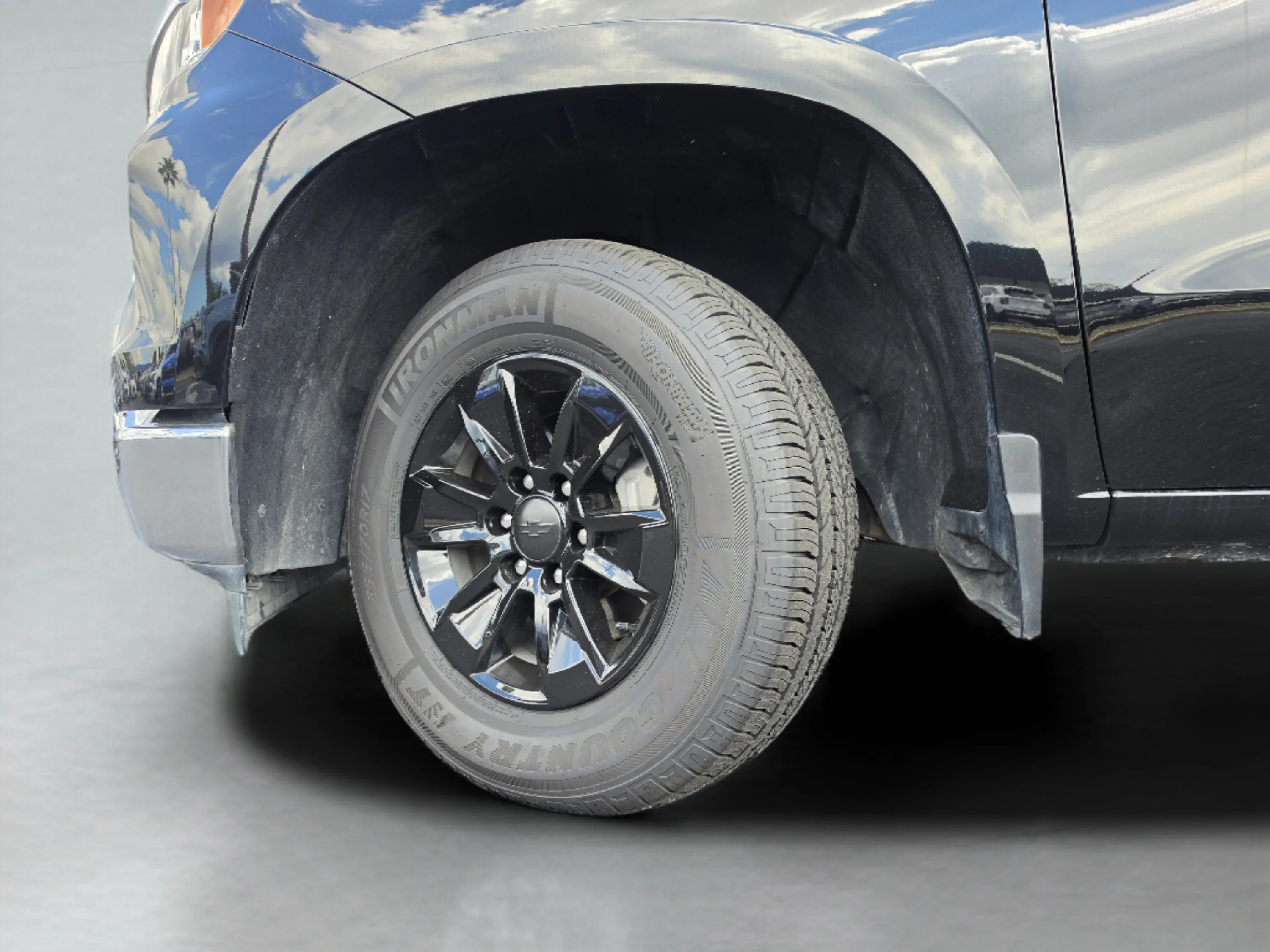 Used 2025 Black Chevrolet LT image 40