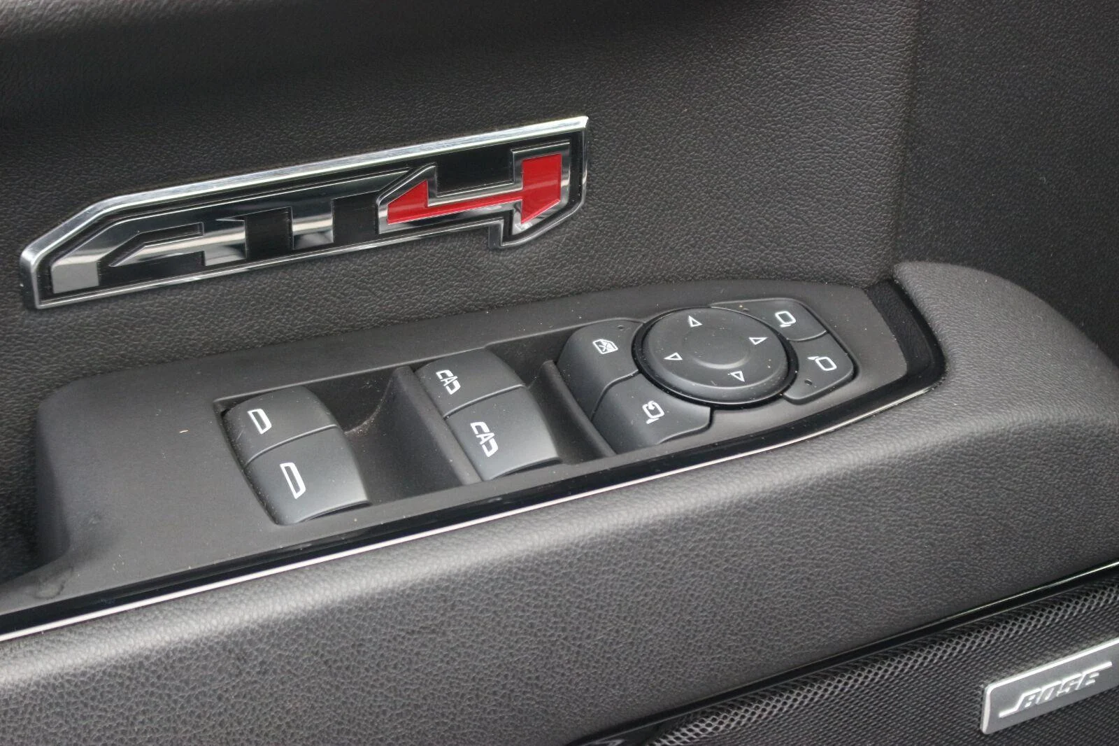 Used 2025 Sterling Metallic GMC AT4 image 17