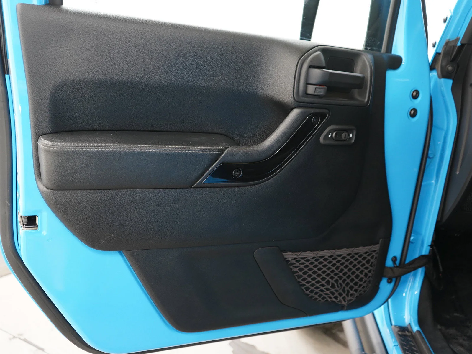 Used 2017 Chief Clearcoat Jeep Winter image 14