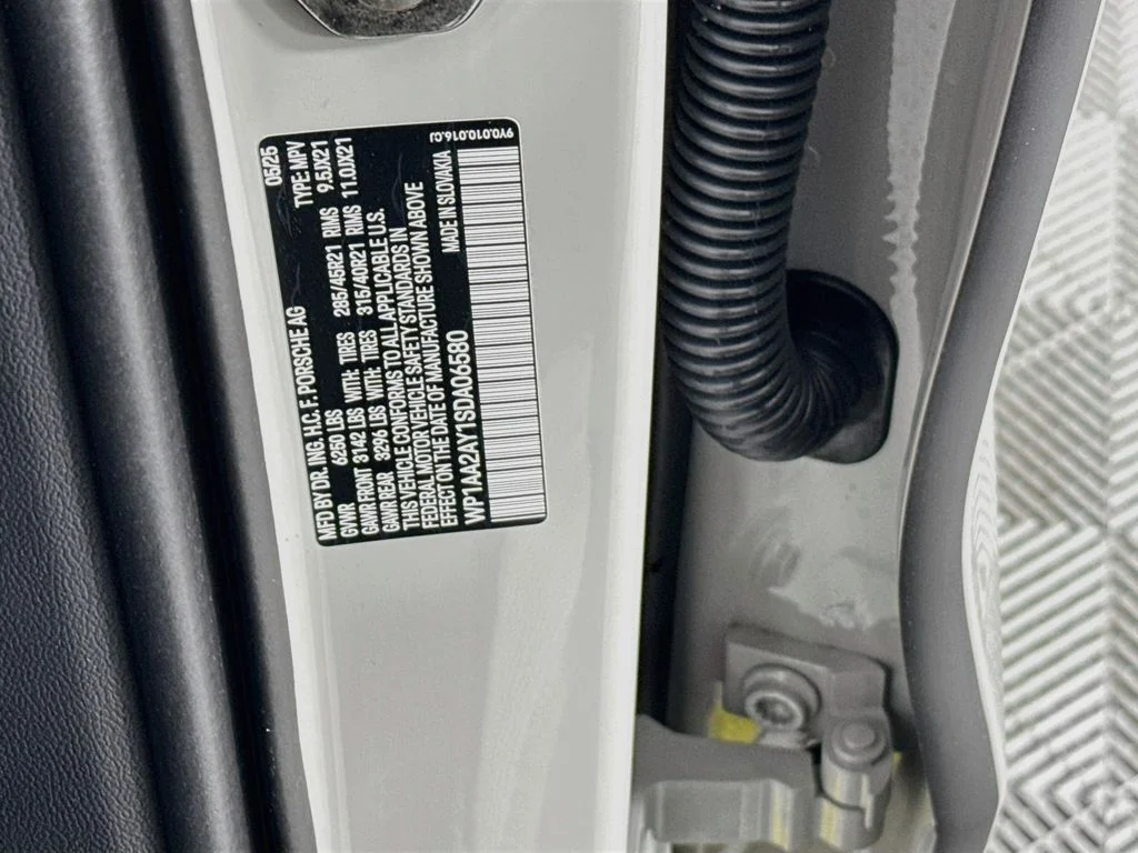 Certified Used 2025  Porsche  image 30