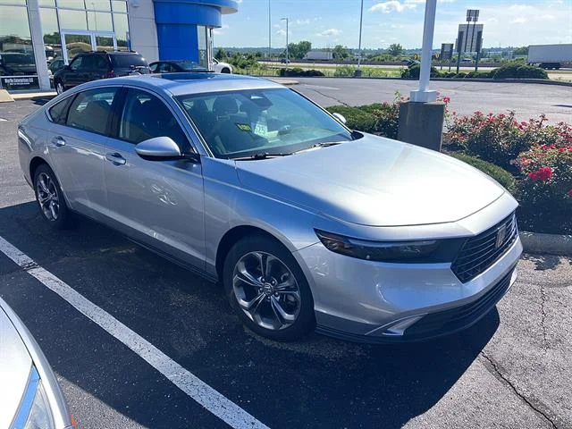 Certified Used 2024 Solar Silver Metallic Honda EX image 1