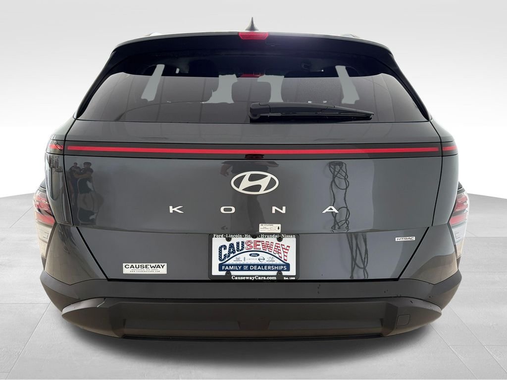 Used 2025 Gray Hyundai SEL image 6