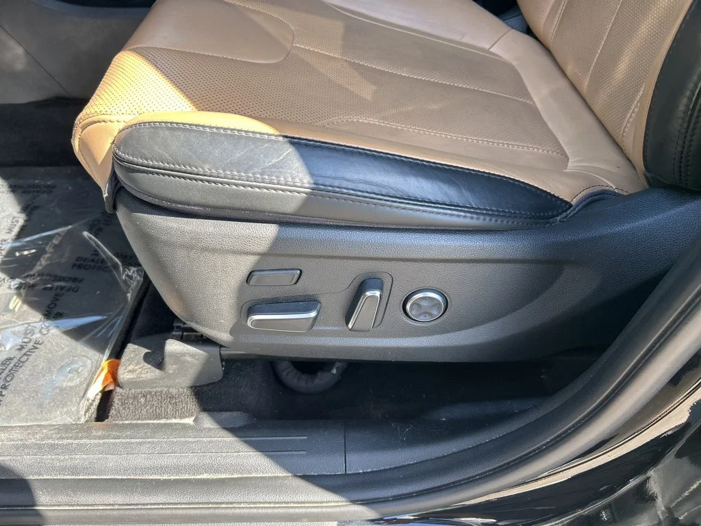 Used 2023 Black Hyundai Calligraphy image 17