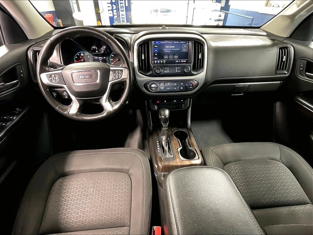 Used 2022 Onyx Black GMC Elevation image 21