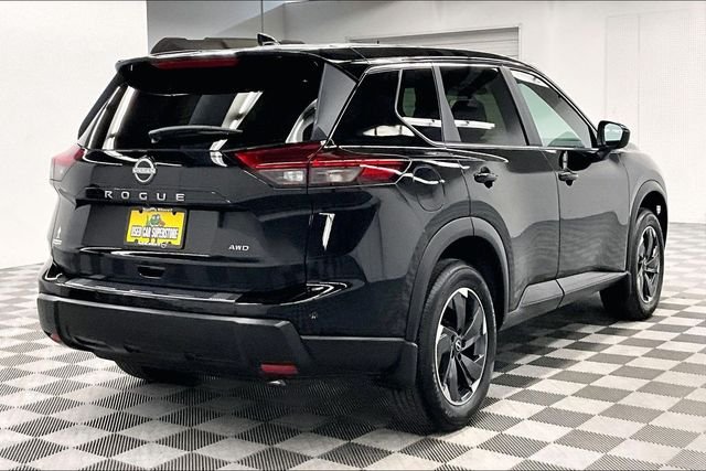 2026 Nissan Rogue SV - Photo 13