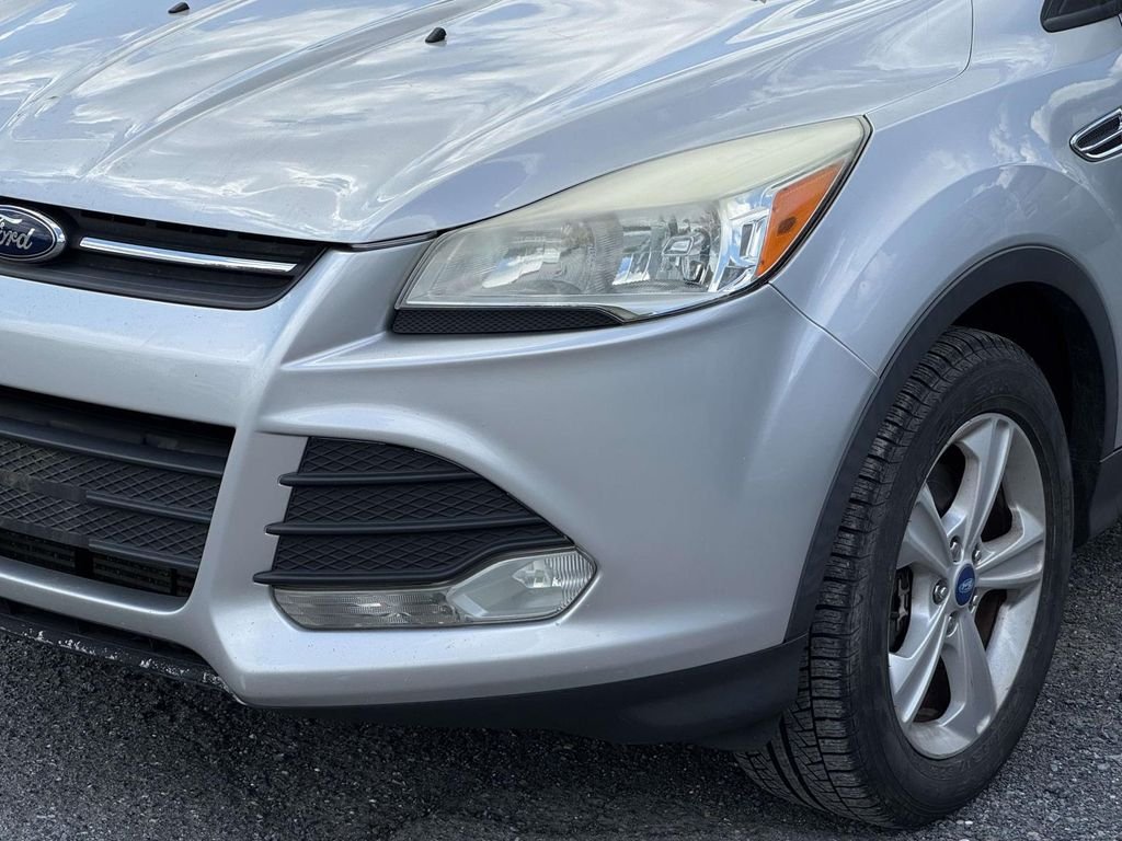 Used 2013 Silver Ford SE image 2