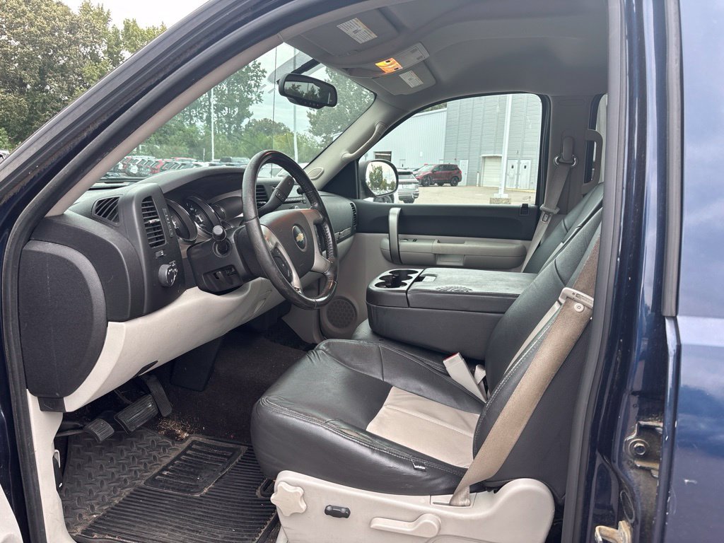 Used 2009 Blue Chevrolet LT image 8