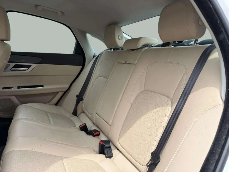 2018 Jaguar XF Prestige - Photo 24