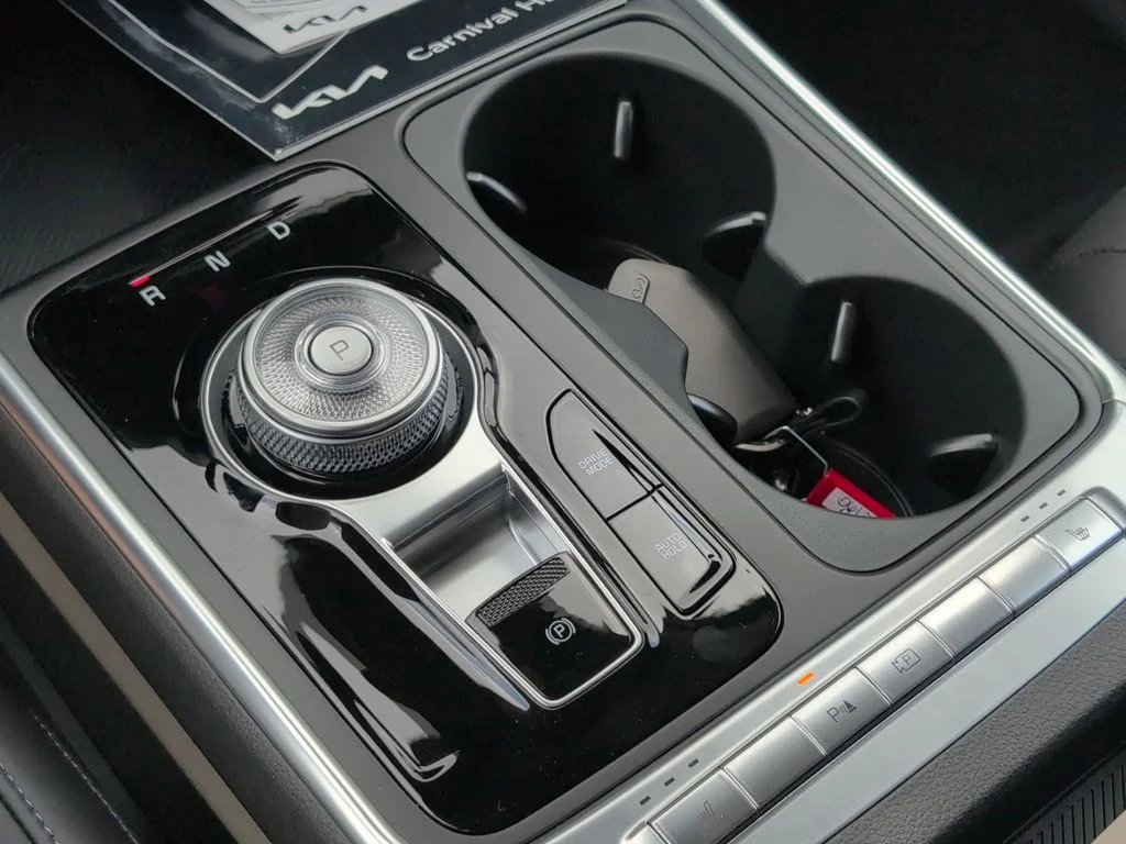 2025 Kia Carnival EX - Photo 20