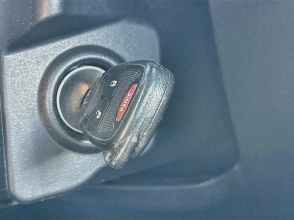 Used 2007 Silver Jeep X image 17