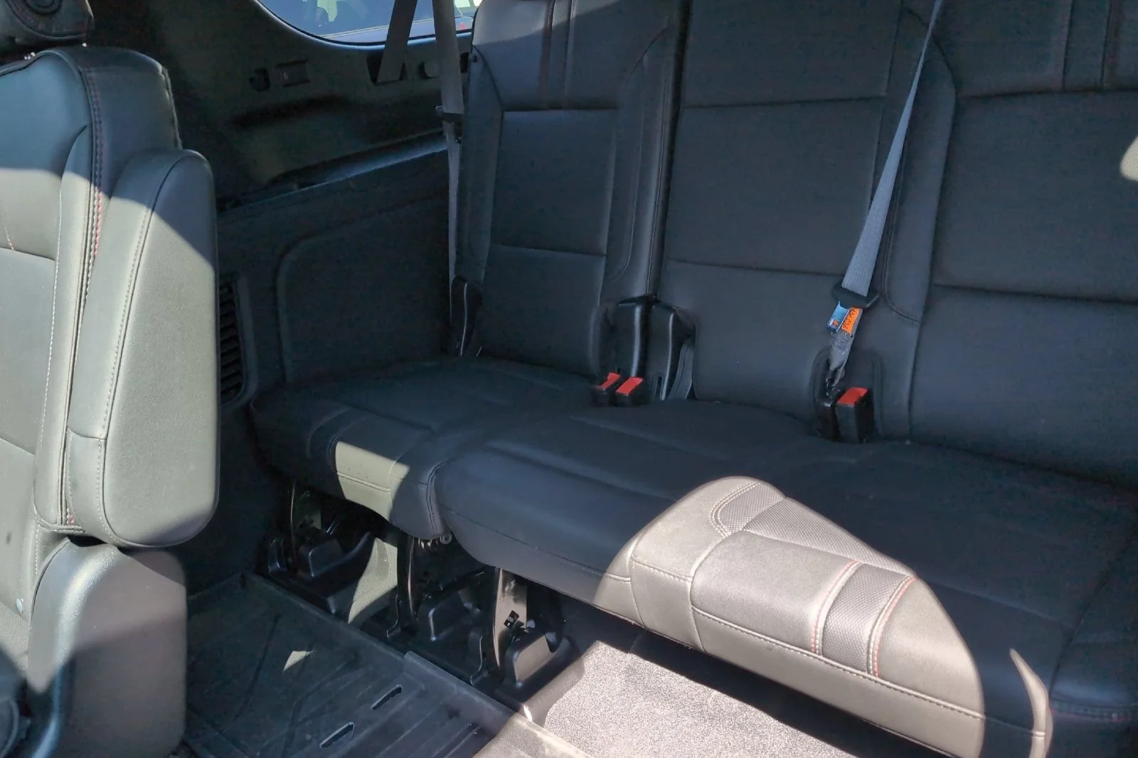 2024 Chevrolet Suburban RST - Photo 15