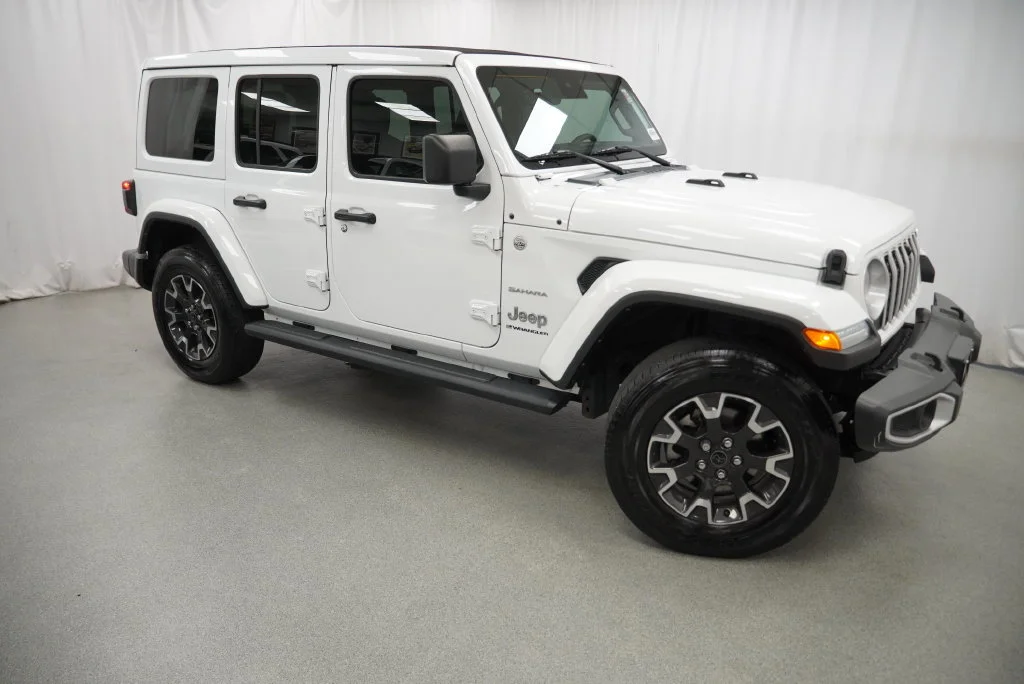 Used 2024 White Jeep Sahara image 18