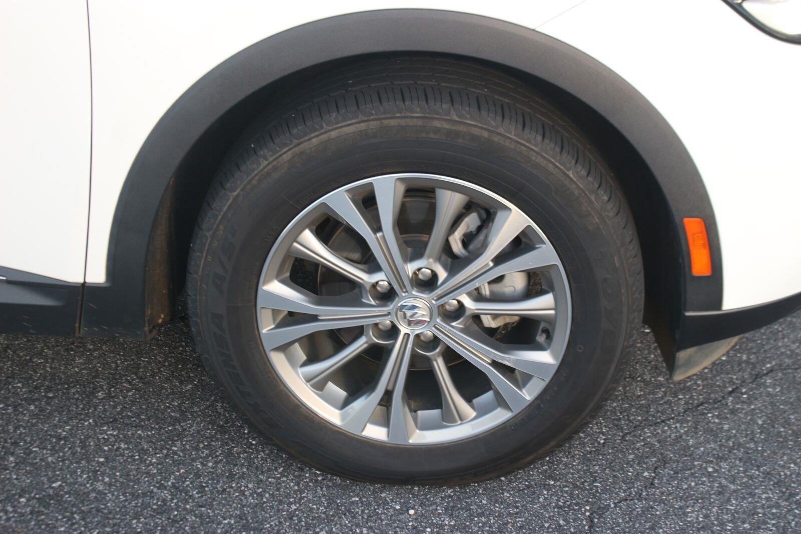 Used 2022 SUMMIT WHITE Buick Preferred image 32