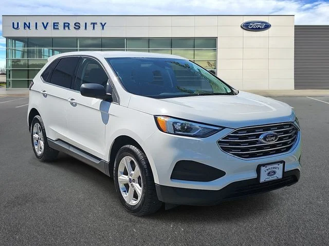 Used 2022 White Ford SE image 1