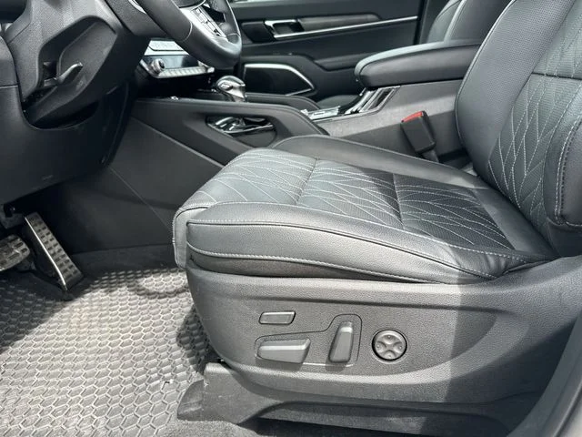 Used 2024 White Kia SX X-Line image 13