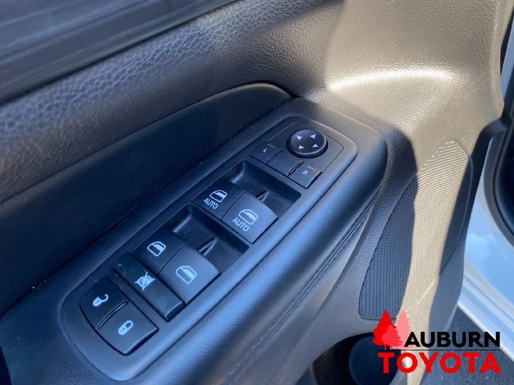 Used 2020 Bright White Clearcoat Jeep Altitude image 10