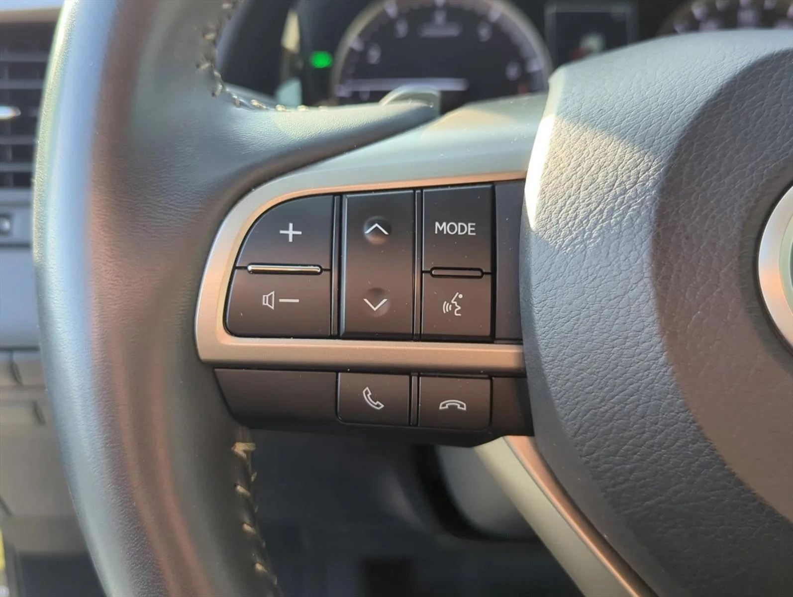Used 2022 Nori Green Pearl Lexus RX 350 image 14