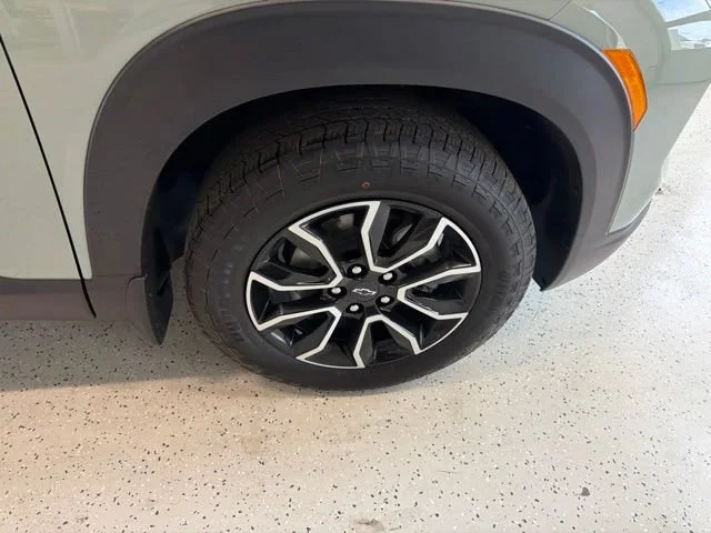 New 2026 Cacti Green Chevrolet ACTIV image 13