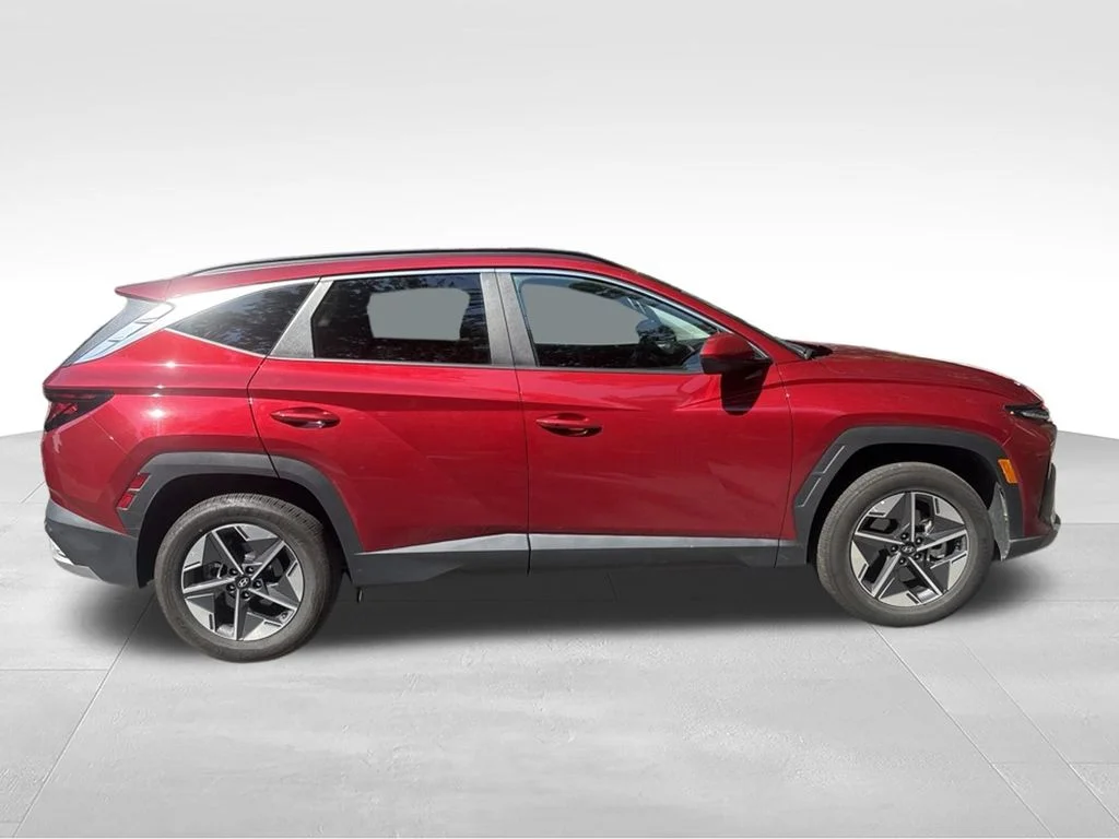 Used 2026 Red Hyundai SEL image 5