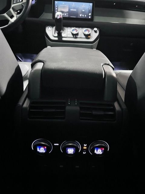 Used 2020 White Land Rover SE image 37