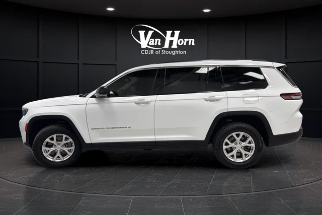 Used 2023 Bright White Clearcoat Jeep Limited image 4
