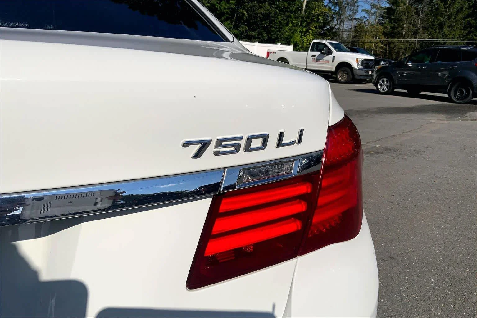 Used 2015 Alpine White BMW 750Li xDrive image 10