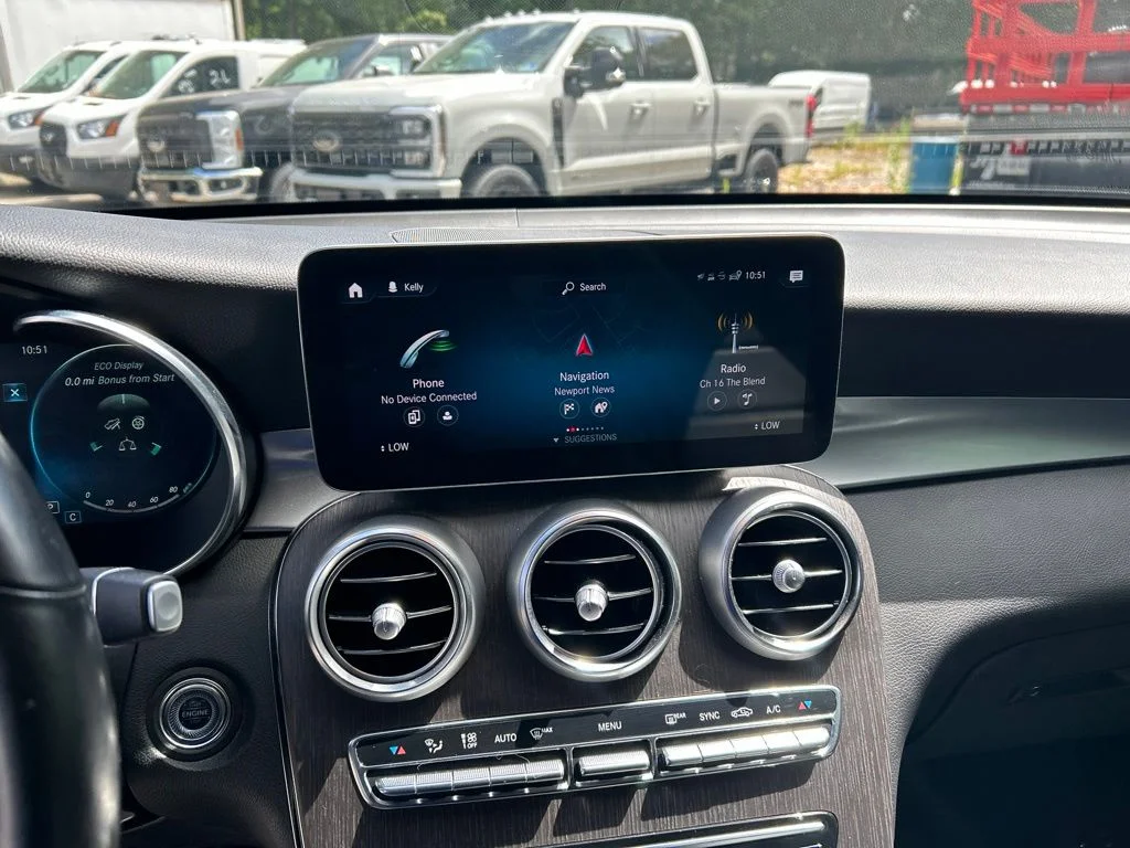 Used 2022 Black Mercedes-Benz GLC 300 image 18