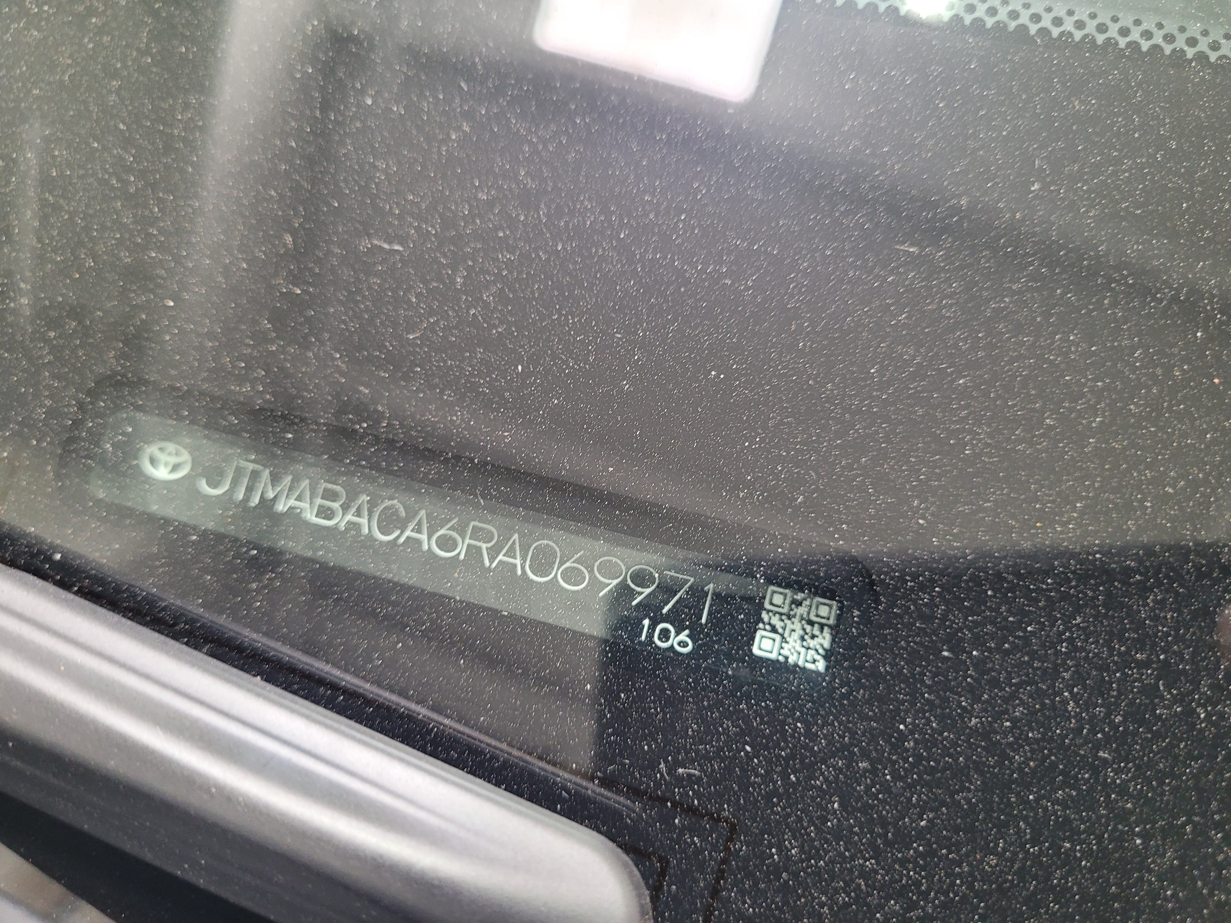 Certified Used 2024 White Toyota  image 31