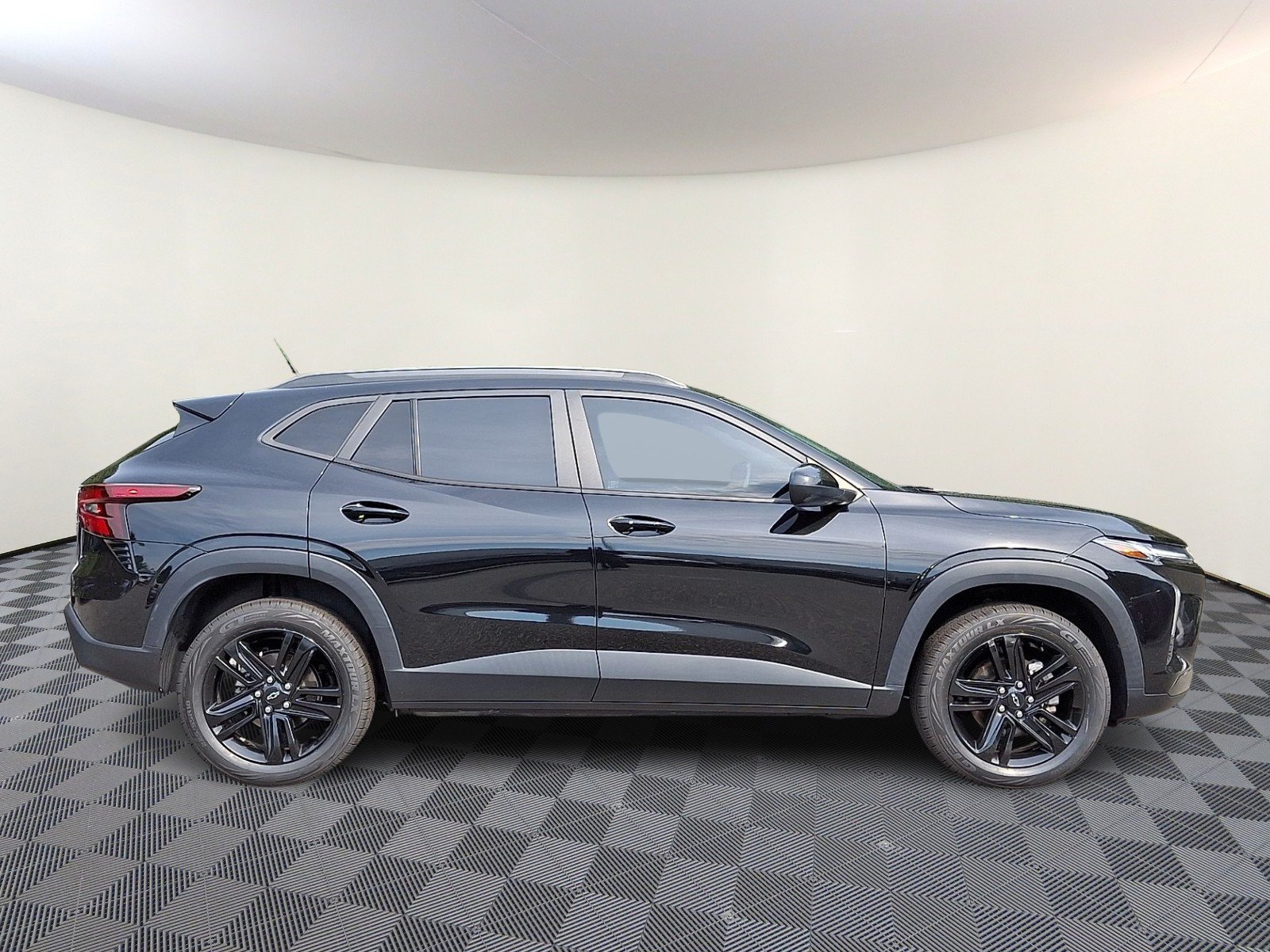 Used 2024 Mosaic Black Metallic Chevrolet ACTIV image 6