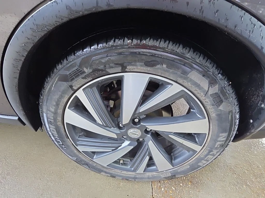 Used 2016 Brown Nissan Platinum image 10