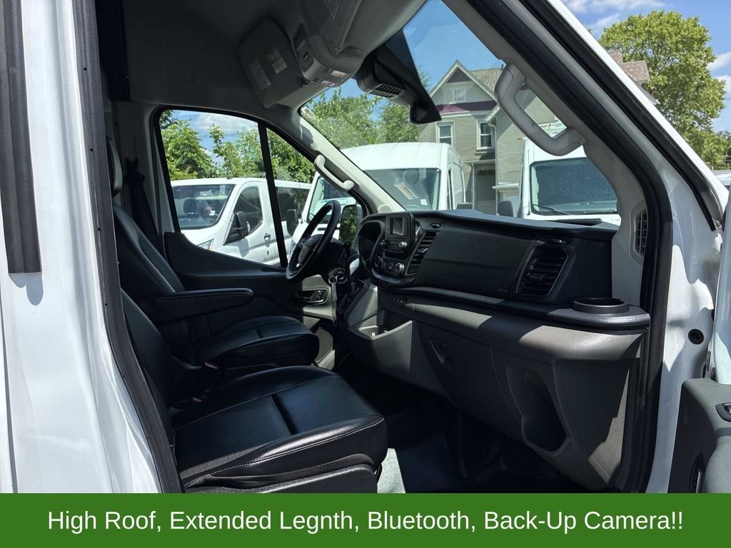 Used 2024  Ford Base image 9