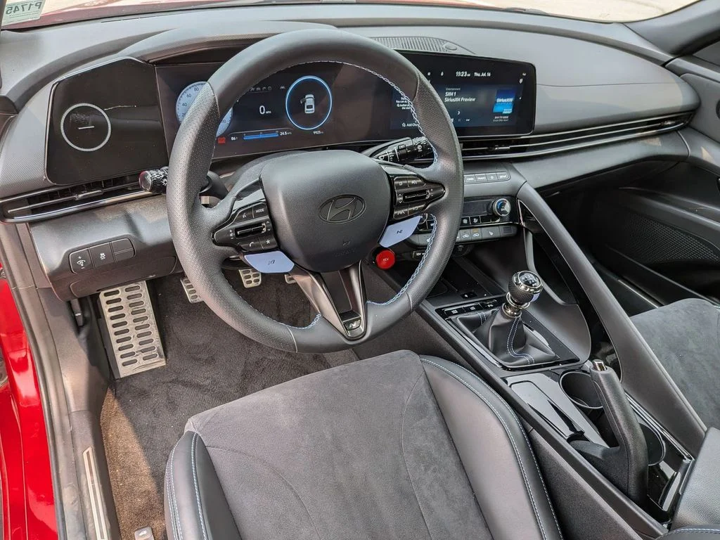 Used 2025 Red Hyundai Base image 10