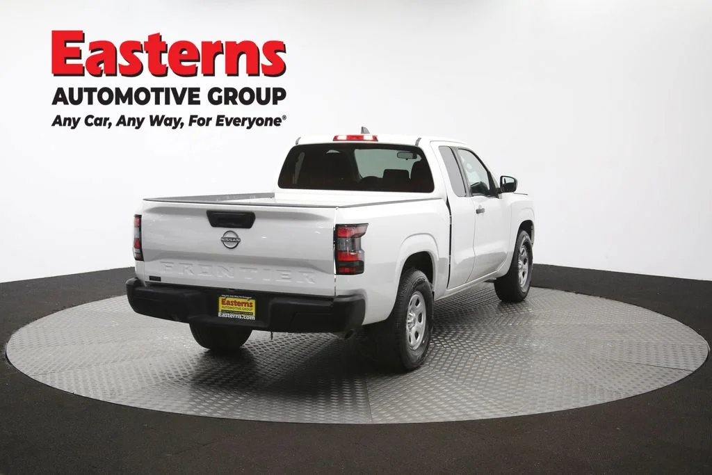 Used 2022 White Nissan S image 40