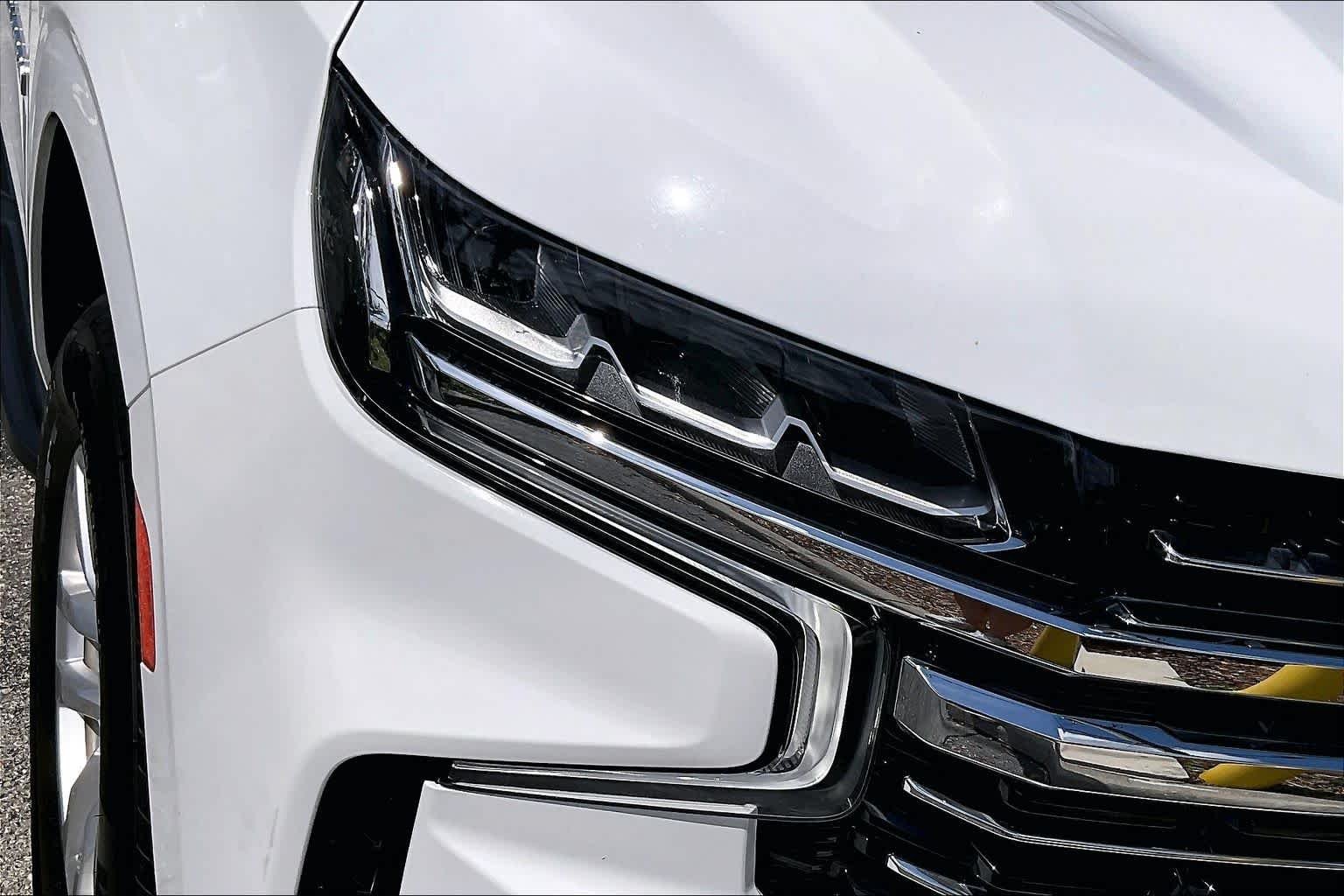 Used 2024 Summit White Chevrolet LT image 28