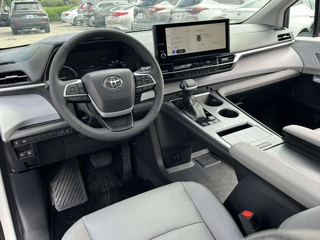 Used 2026 Ice Cap Toyota XLE image 17
