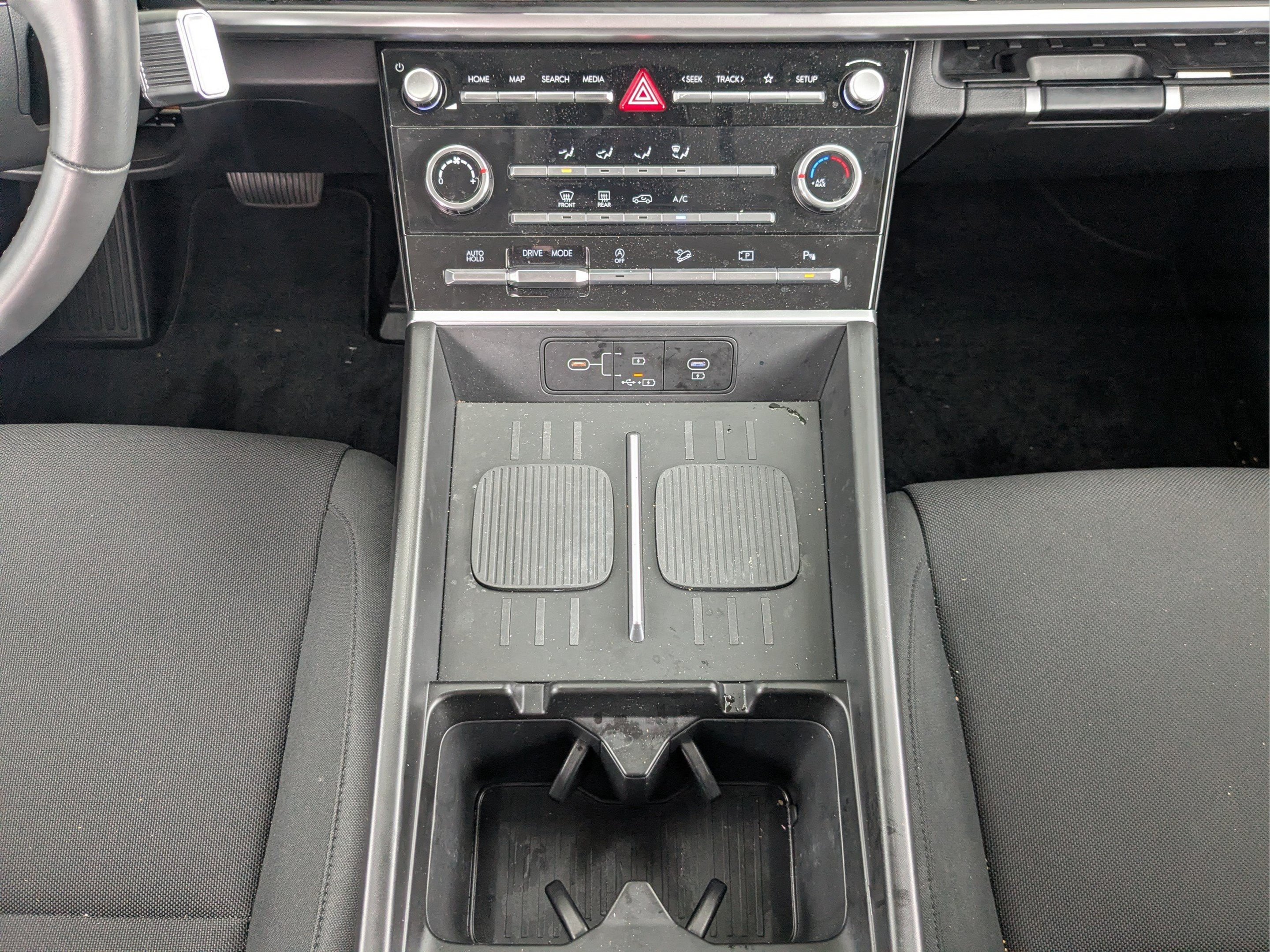 2024 Hyundai Santa Fe SE - Photo 18