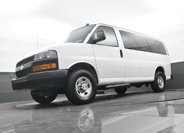 Used 2022 Summit White Chevrolet LS image 22