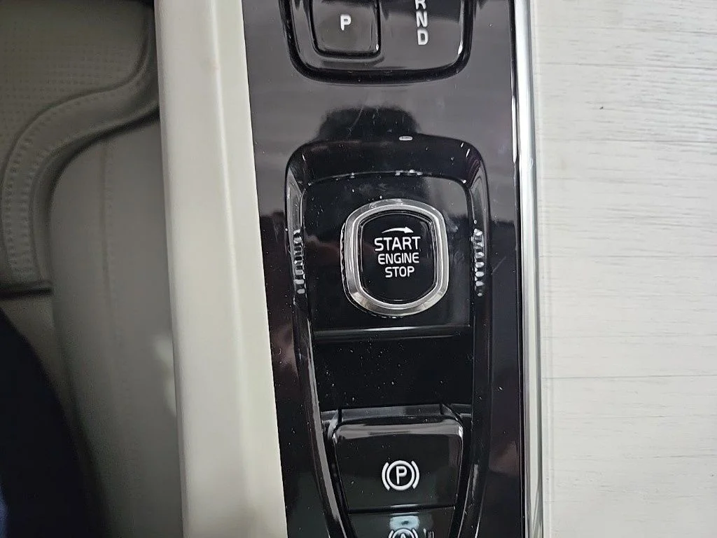 New 2026 Crystal White Volvo T8 Ultra image 13