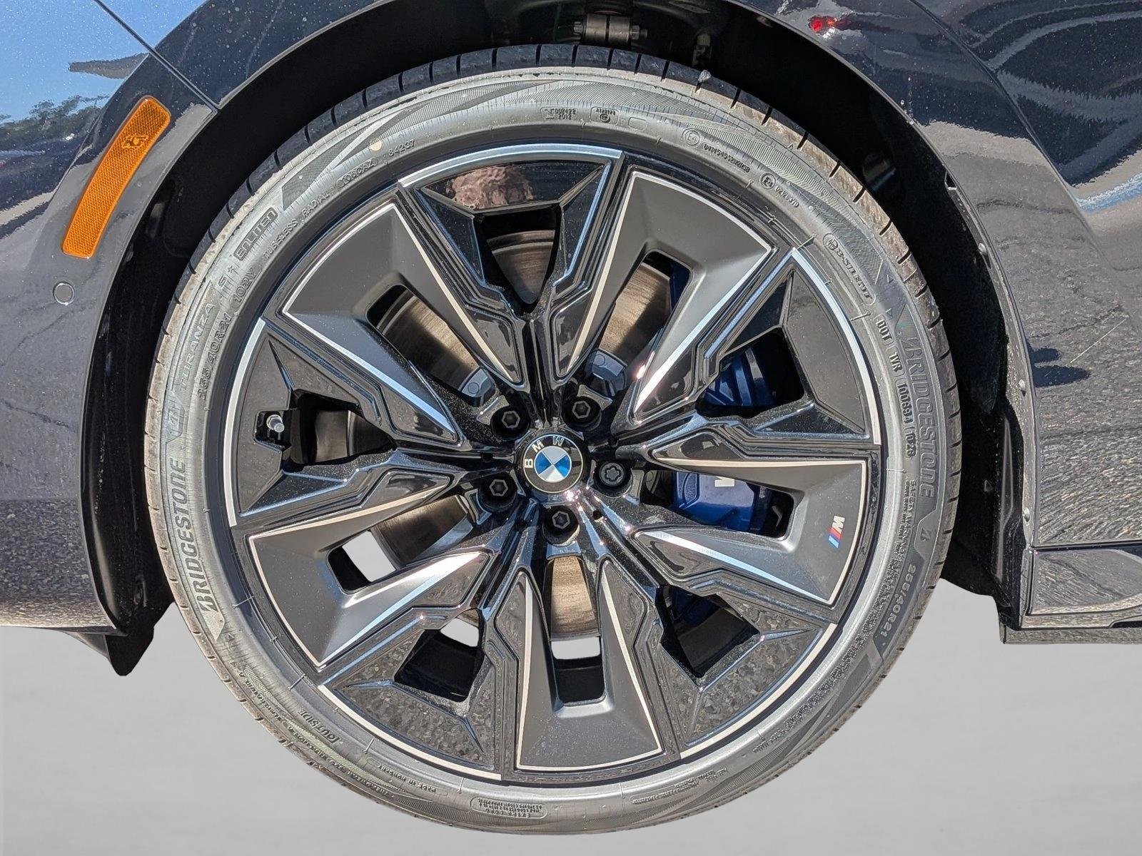 Used 2026 Carbon Black Metallic BMW xDrive60 image 10