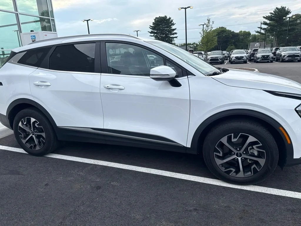 Used 2023 White Kia EX image 2