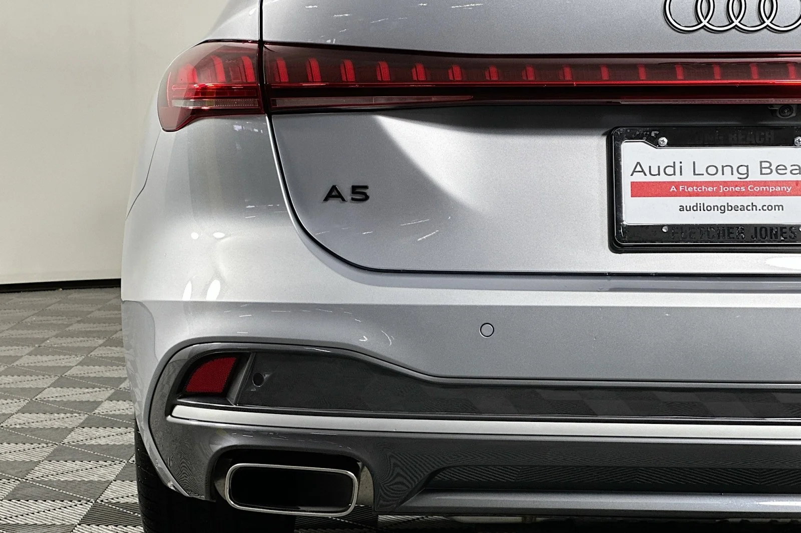 Used 2025 Florett Silver Metallic Audi Premium Plus image 17
