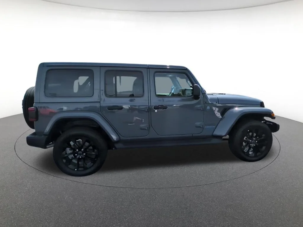 Used 2025 Gray Jeep Sahara 4xe image 5