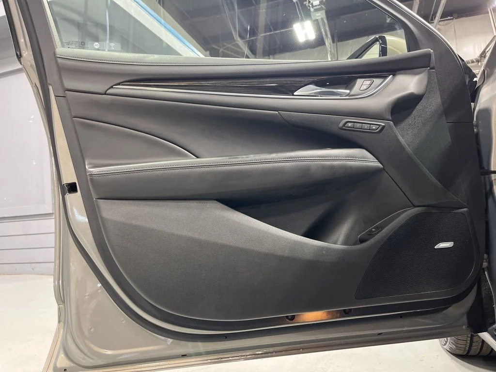Used 2019 Pepperdust Metallic Buick Essence image 10
