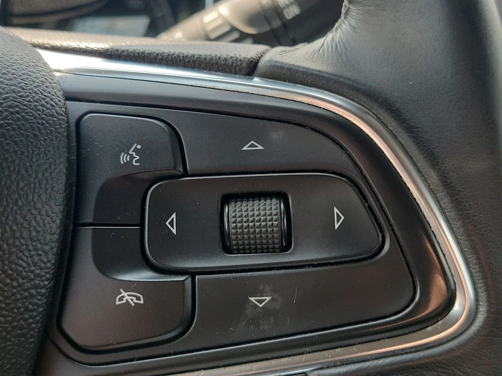 Used 2022 Blue Buick Select image 13