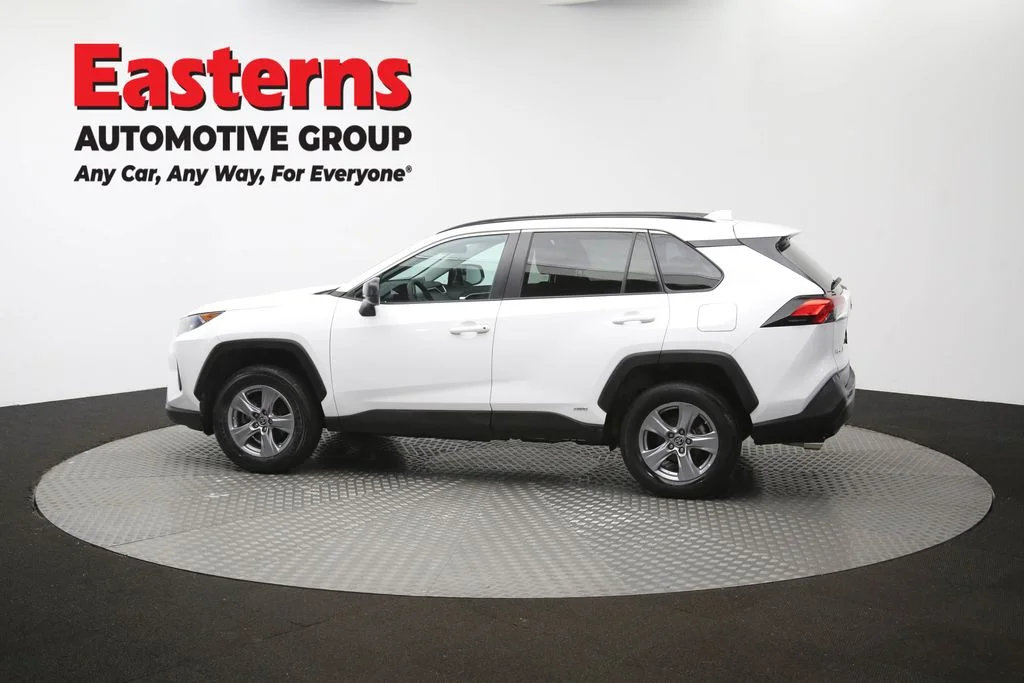 Used 2022 White Toyota LE image 62