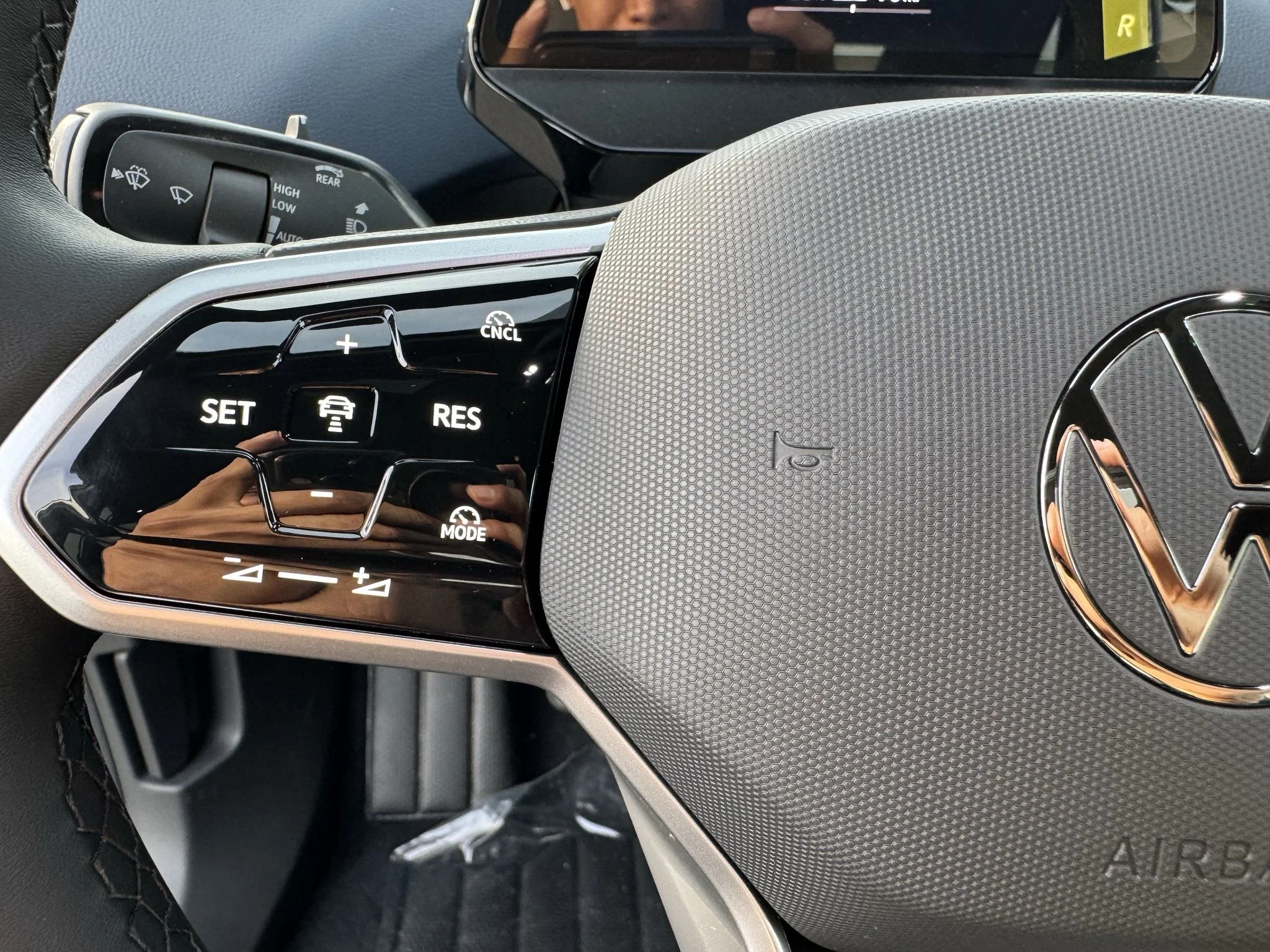 New 2026 Opal White Pearl Volkswagen Pro S image 18